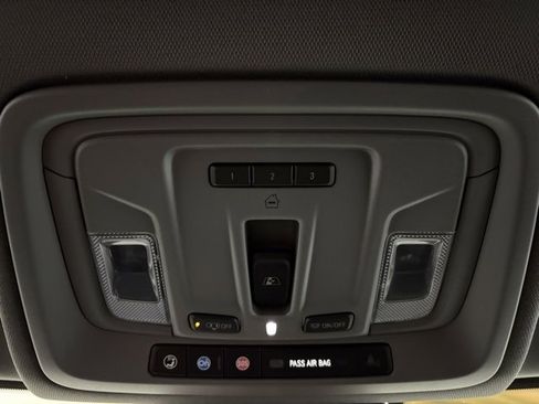 Used 2025 GMC Sierra 2500 SLT w/ SLT Premium Package image 36