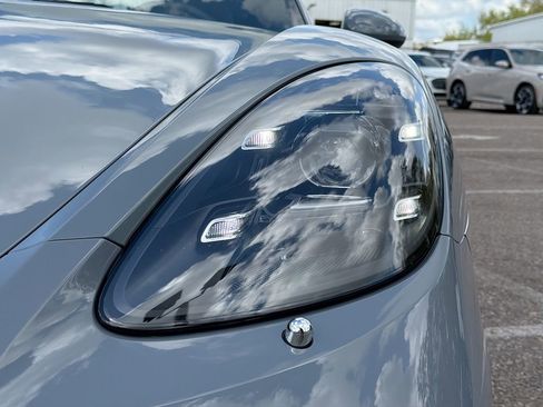 Used 2025 Porsche 718 Cayman image 9