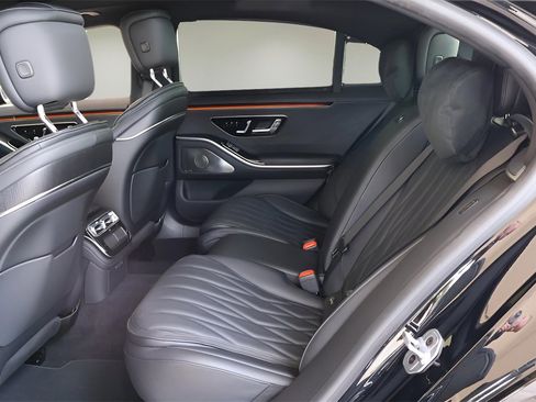 Used 2025 Mercedes-Benz S 63 AMG S image 12