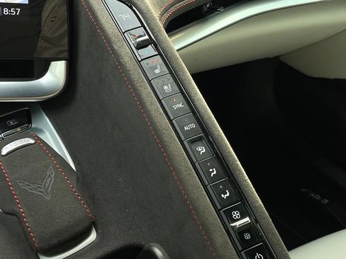 Used 2023 Chevrolet Corvette Stingray Premium Conv RWD image 18
