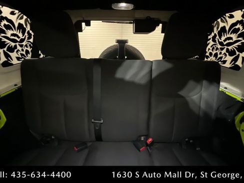 Used 2017 Jeep Wrangler Unlimited Sport w/ Connectivity Group AWD/4WD image 25