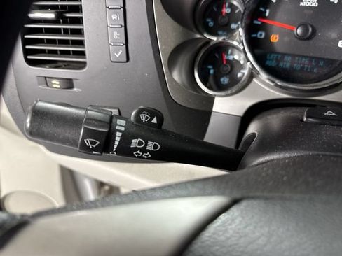 Used 2011 Chevrolet Silverado 2500 LT w/ Interior Plus Package RWD image 15