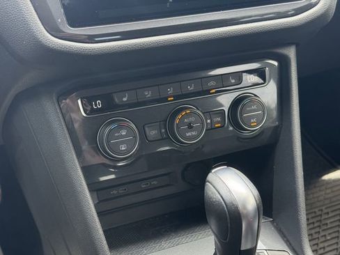 Used 2021 Volkswagen Tiguan SE R-Line image 27