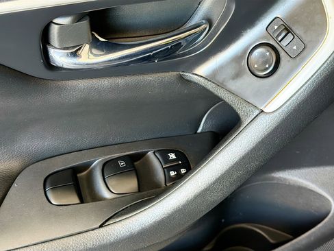 Used 2018 Nissan Altima 2.5 SV FWD image 15