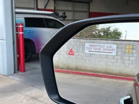 Used 2025 Hyundai Palisade SEL FWD image 24