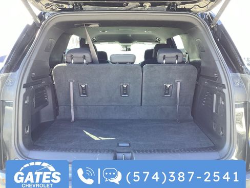 Used 2025 Chevrolet Traverse LT image 12