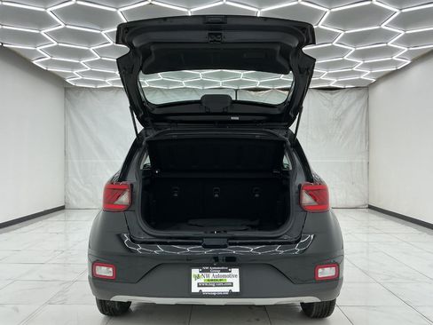 Used 2021 Hyundai Venue SE FWD image 41