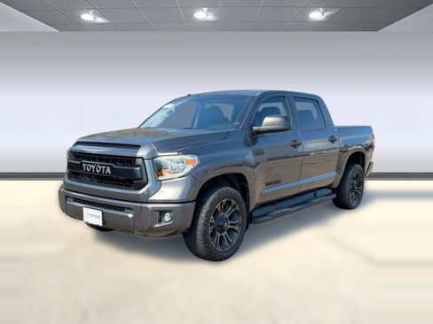 Used 2015 Toyota Tundra SR5 w/ SR5 Upgrade Package image 2