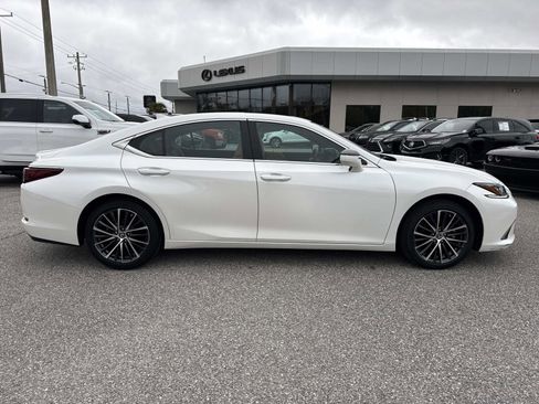 Certified 2024 Lexus ES 350 w/ Premium Package image 2