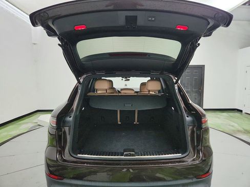 Used 2020 Porsche Cayenne AWD/4WD image 31