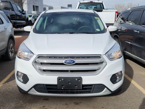 Used 2019 Ford Escape SE image 2