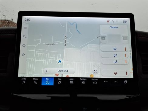 Used 2022 Ford Expedition Max Limited image 17