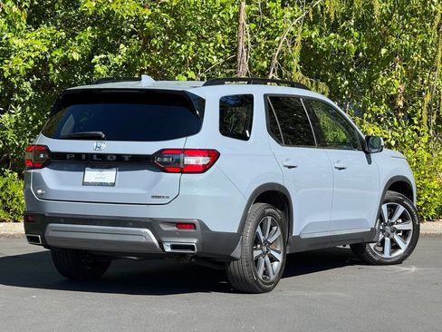 Certified 2023 Honda Pilot Touring image 43