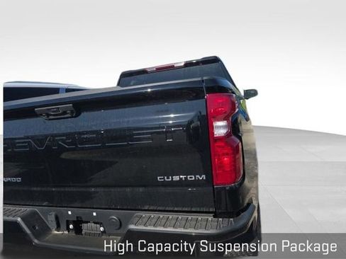 Used 2023 Chevrolet Silverado 1500 Custom AWD/4WD image 7
