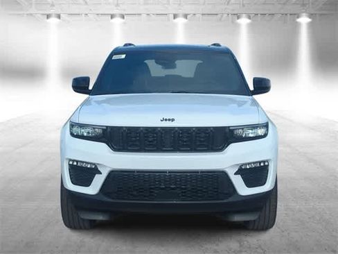 New 2025 Jeep Grand Cherokee Limited image 3