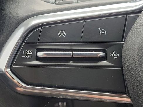 Used 2025 Chevrolet Equinox EV LT w/ Convenience Package II FWD image 17