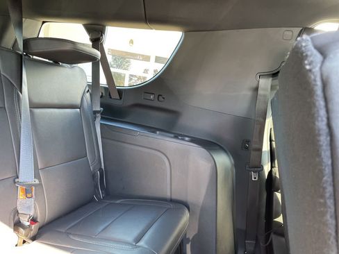 Used 2023 Chevrolet Suburban Z71 w/ Luxury Package image 42