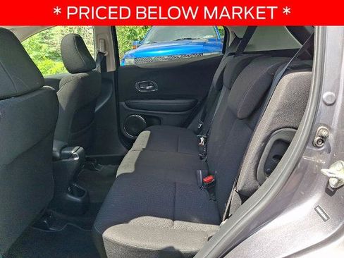 Used 2018 Honda HR-V EX image 10