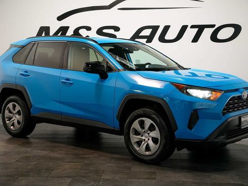 Used 2019 Toyota RAV4 LE FWD image 7