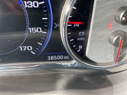 Used 2023 GMC Acadia Denali w/ Denali Ultimate Package image 9