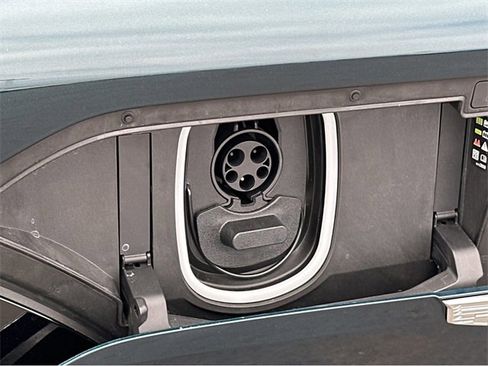 New 2025 Cadillac Lyriq Luxury image 35