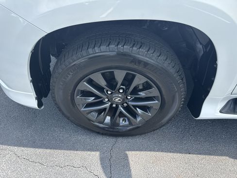 Used 2021 Lexus GX 460 Premium w/ Premium Package AWD/4WD image 9