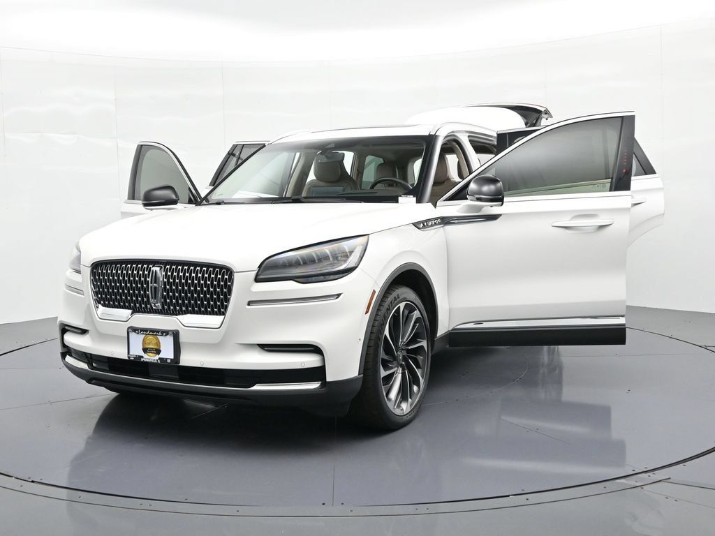 Used 2022 Lincoln Aviator Reserve w/ Equipment Group 201A AWD/4WD image 28