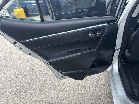 Used 2016 Toyota Corolla S Premium image 14