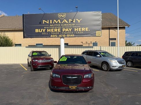 Used 2019 Chrysler 300 S w/ 300S Premium Group RWD image 2
