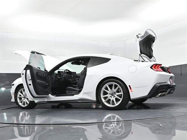 Used 2025 Ford Mustang GT Premium RWD image 46