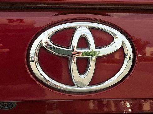 Used 2020 Toyota RAV4 LE AWD/4WD image 28