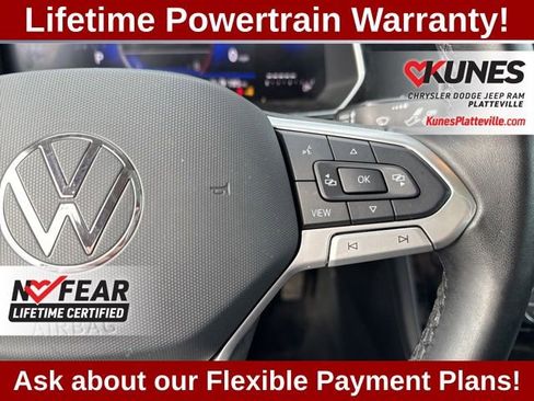 Used 2024 Volkswagen Jetta SE w/ Panoramic Sunroof Package image 21