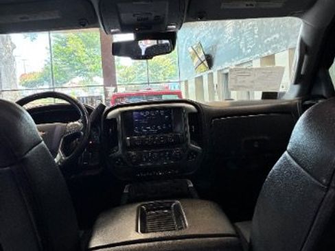 Used 2018 Chevrolet Silverado 1500 LTZ Z71 w/ LTZ Plus Package AWD/4WD image 28
