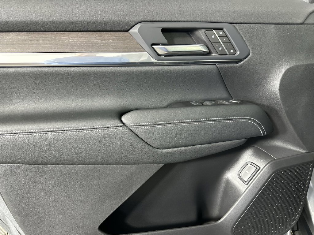 New 2027 GMC Terrain Denali w/ LPO, Floor Liner Package AWD/4WD image 24