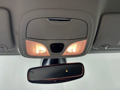 Used 2019 Jeep Cherokee Latitude Plus w/ Comfort/Convenience Group image 25