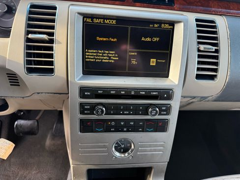 Used 2009 Ford Flex Limited image 11