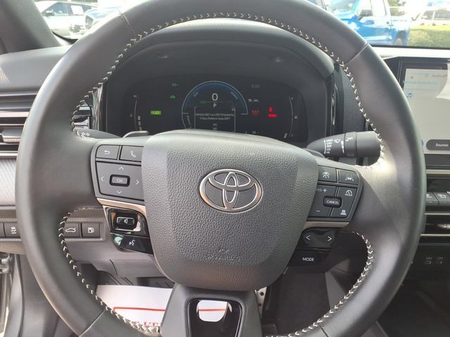 Used 2025 Toyota Camry SE FWD image 21