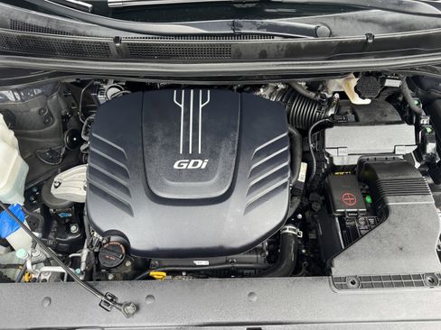 Used 2018 Kia Sedona SX image 26