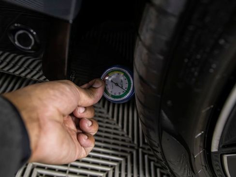 Used 2025 BMW 760i xDrive w/ Executive Package image 47