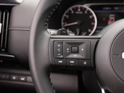 Certified 2025 Nissan Pathfinder SV w/ SV Premium Package FWD image 14