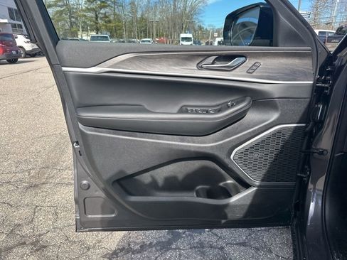 New 2026 Jeep Grand Cherokee L Limited image 11