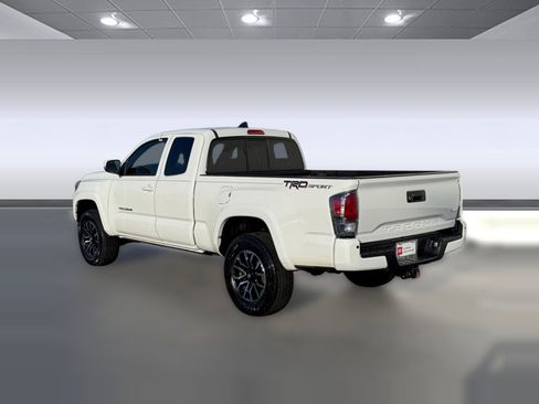 Certified 2022 Toyota Tacoma TRD Sport w/ Technology Package image 3
