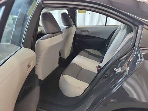 Used 2025 Toyota Corolla LE FWD image 4