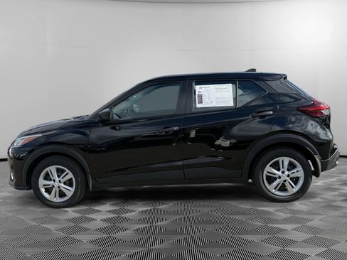 Used 2021 Nissan Kicks S image 2