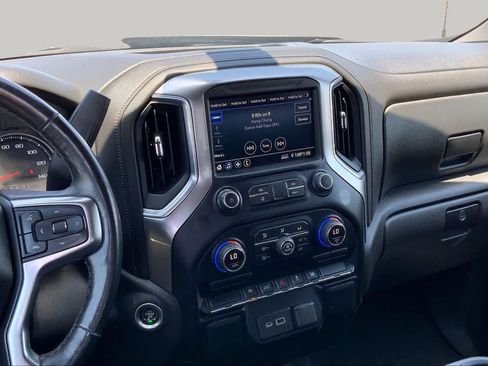 Used 2022 Chevrolet Silverado 1500 LT AWD/4WD image 7