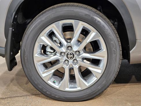 New 2026 Toyota Highlander Limited AWD/4WD image 25