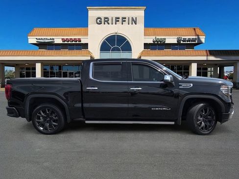 Used 2022 GMC Sierra 1500 Denali AWD/4WD image 3