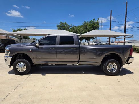 Used 2025 RAM 3500 Laramie AWD/4WD image 4
