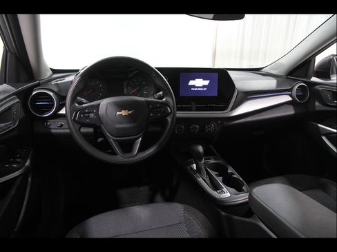 Certified 2024 Chevrolet Trax LS w/ Driver Confidence Package FWD image 6