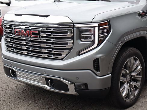 New 2025 GMC Sierra 1500 Denali image 4